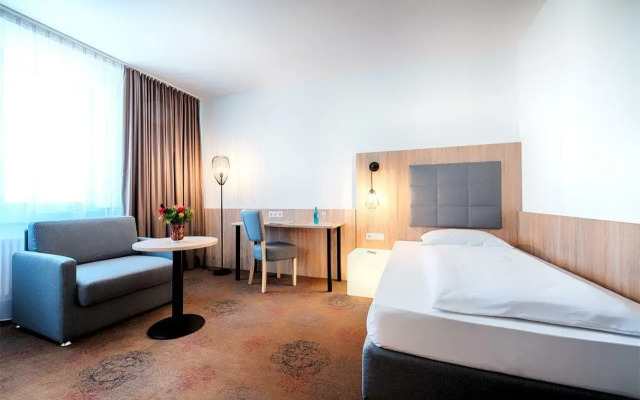 Plaza Hotel & Living Frankfurt