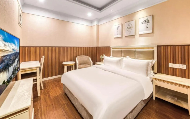 Baiheng Hotel (Yiwu International Trade City)