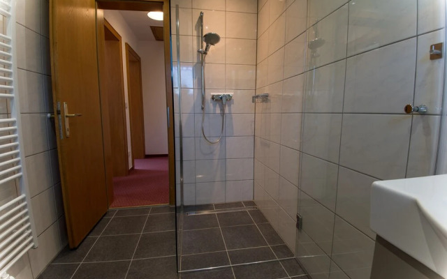 Haus Glasella
