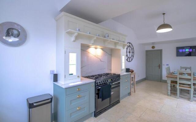 Fabulously Unique 3BD Home Sunderland