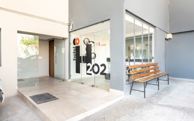 Capital O 202