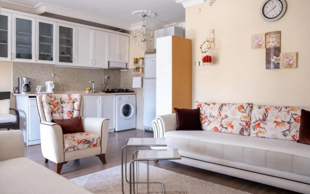 Lovely Apartment 1-Min Walk to Beach in Marmaris
