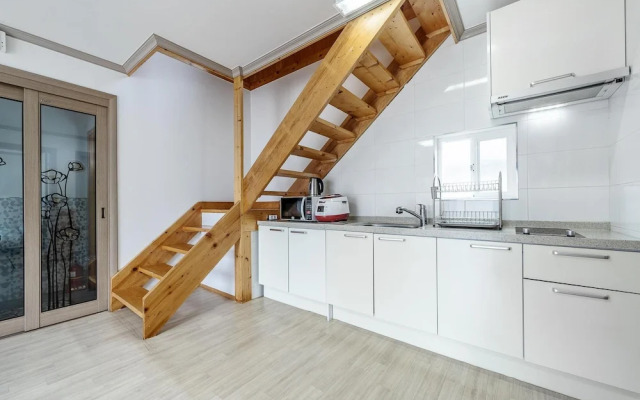 Yeosu Dangdangi Dog Family Pension Gold