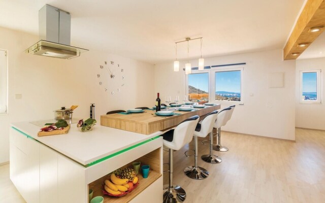 Nice Home in Lukovo with Hot Tub, WiFi & 4 Bedrooms