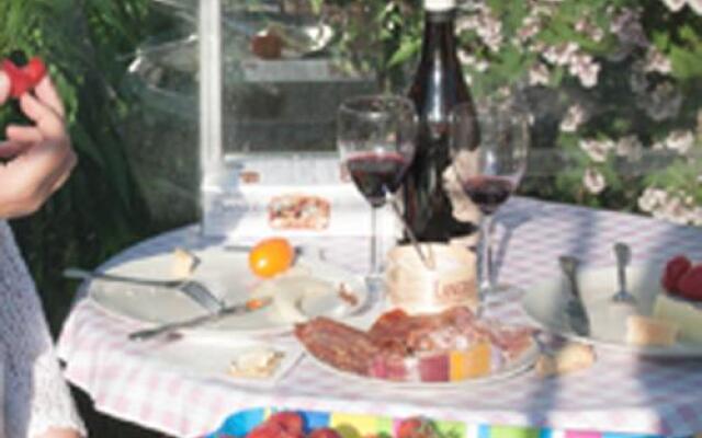 Rapsbollen Bed & Breakfast