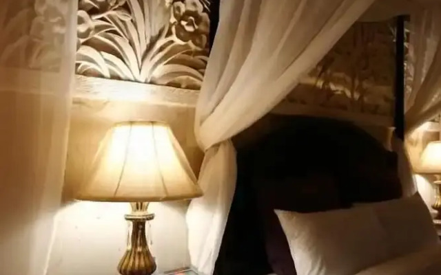 THE YORKER De'luxe Motel