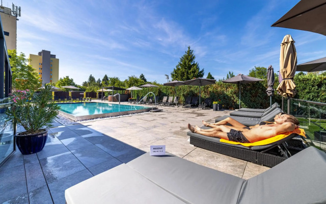 Hotel Aura Design & Garden Pool