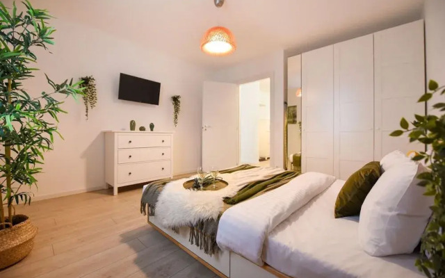 The Comfy Spot. 1 BR with Parking Included