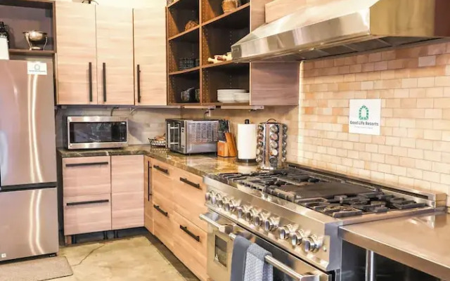 Bamboo Loft 6BR