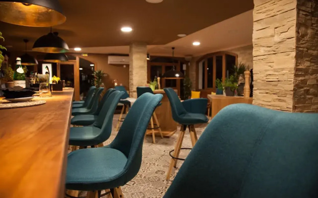 Orange Colom Seaside Apartments
