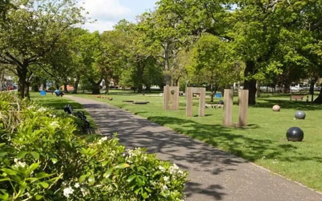 Twin Palms - Poole Dorset