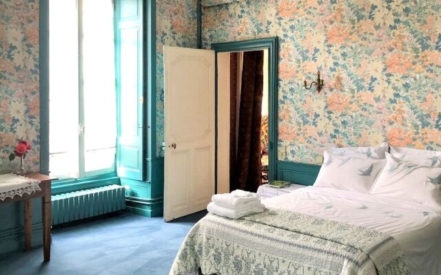 L'Hotel de Hercé Chambre d'Hote