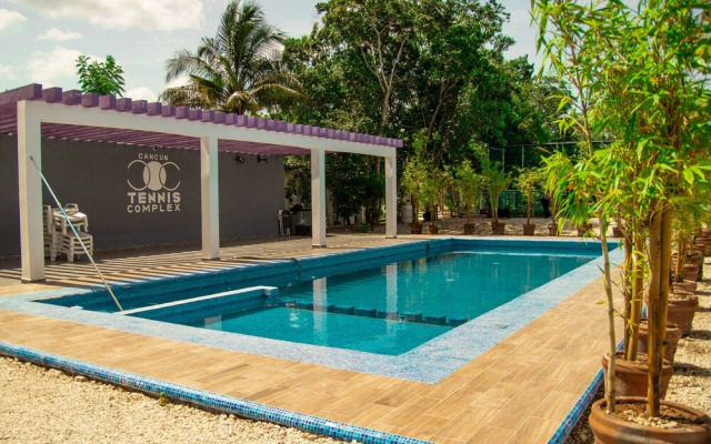 Cancun Tennis Inn