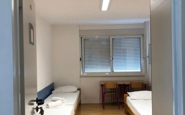 Split Summer Budget Rooms