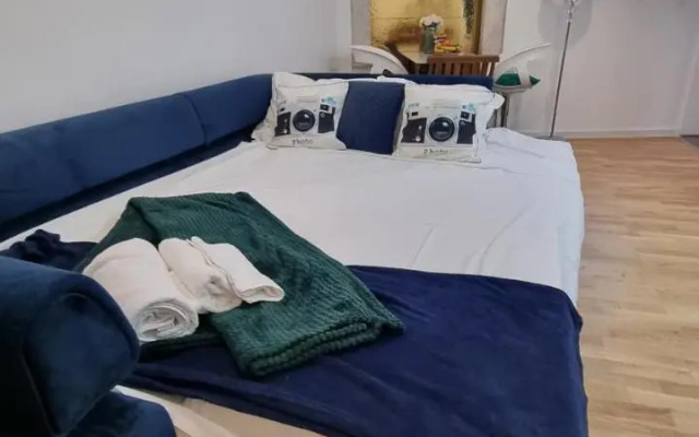 PLACE 4 U Studio Center