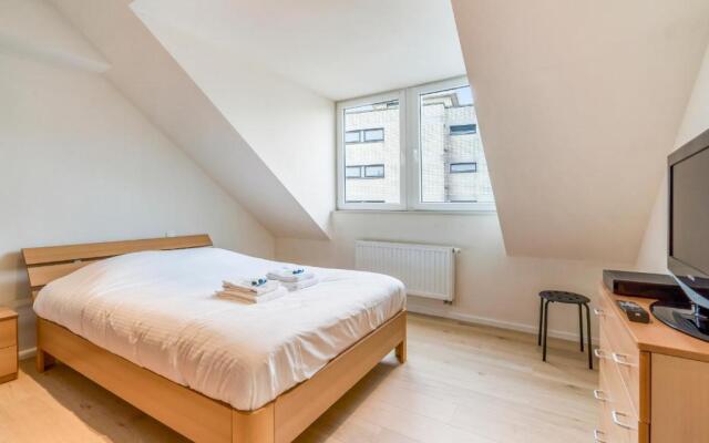 Magnificent modern, sleek & stylish decorated Loft