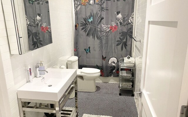 GLOBALSTAY. Dundurn LOFTS. Free parking