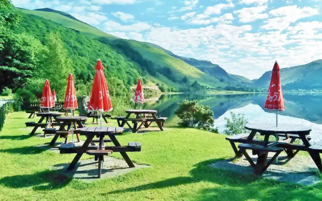 Pen-Y-Bont Hotel