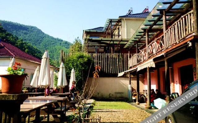 No. 73, Xiwuli · Moganshan French Light Luxury Courtyard Family-friendly Boutique Accommodation