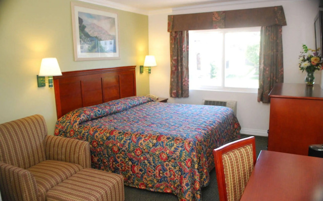 Redondo Inn and Suites