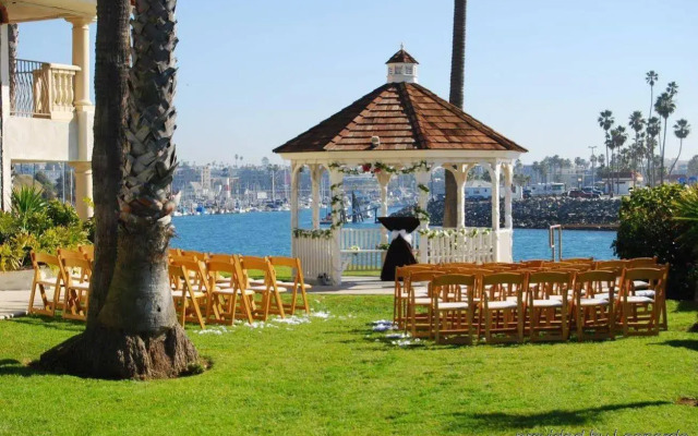Oceanside Marina Suites