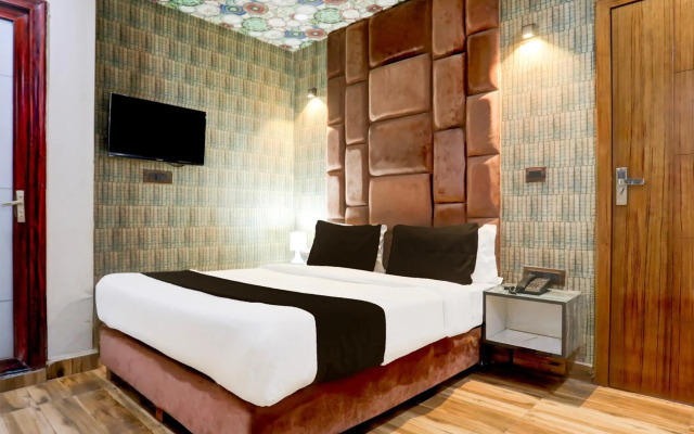 OYO Flagship 80461 R K Residency