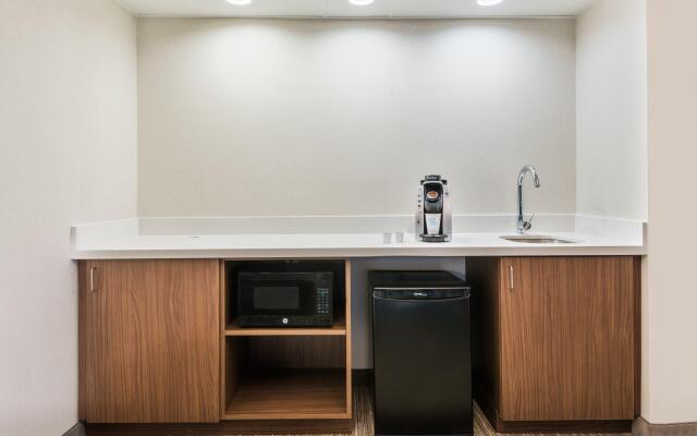 Holiday Inn Express Hotel & Suites Bentonville by IHG