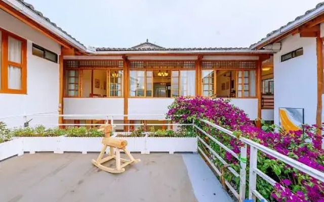 Daoxiang Light Luxury View Inn (Tengchong Heshun Ancient Town Branch)