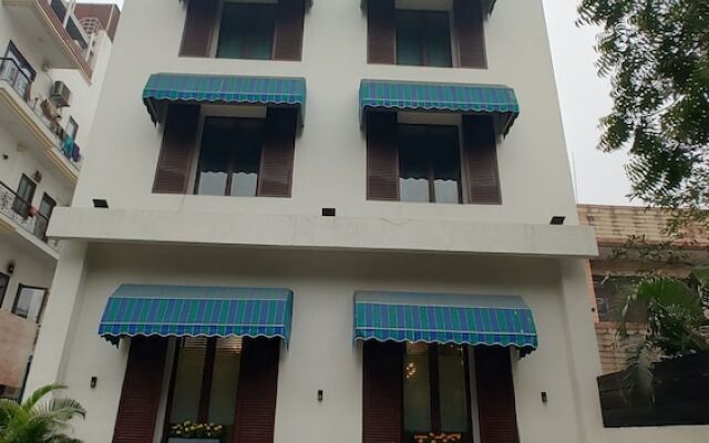 Saltstayz Select - Nehru Place & New Friends Colony