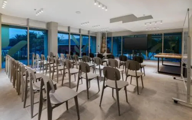 Emirates Sports Hotel Apartments