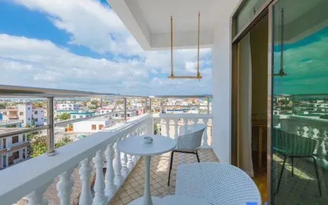 West Island Story Inn