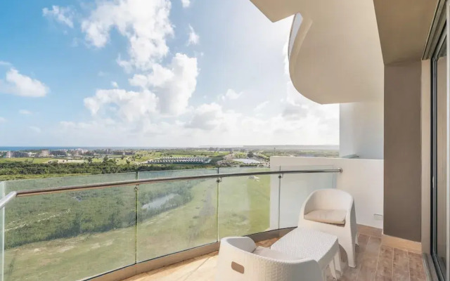 Penthouse With Private Picuzzi in Cap Cana