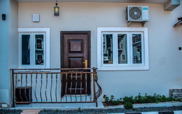 Ekulu Apartments