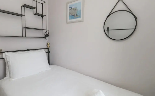 Mermaid House