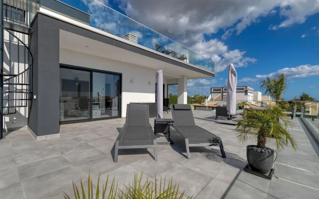 Manatee Modern Luxurious Villa