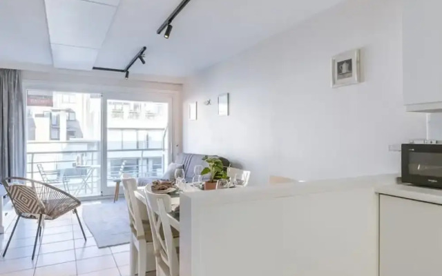 Bright Apartment With 2 Terraces Close to Beach