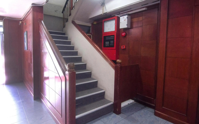 OYO 991 Mayfair Hotel