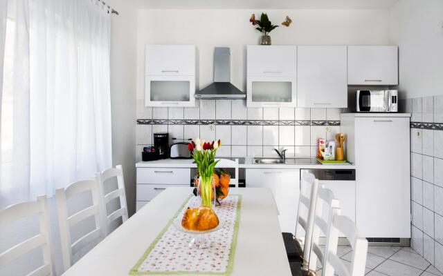 MARISKA - with swimming pool - A1(6+2)