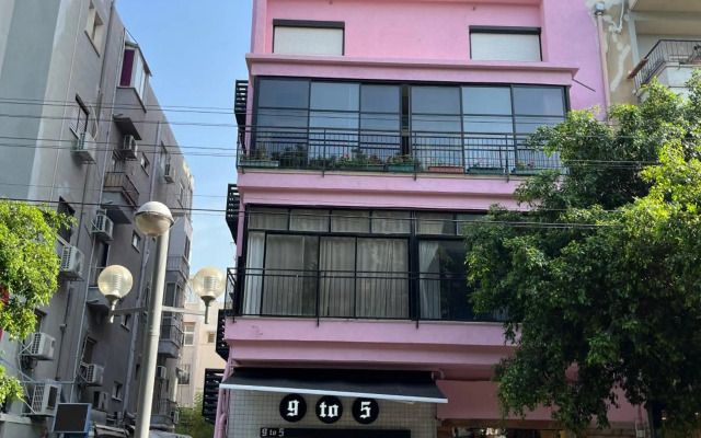 Renovated Large 3Rm Apartment 5 Min From The Beach