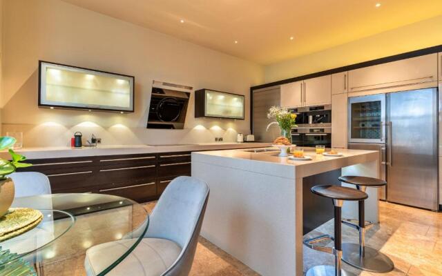 Stratford House - Luxury 4 Bed Townhouse