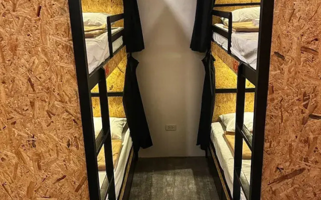 Cafe Moto Hostel
