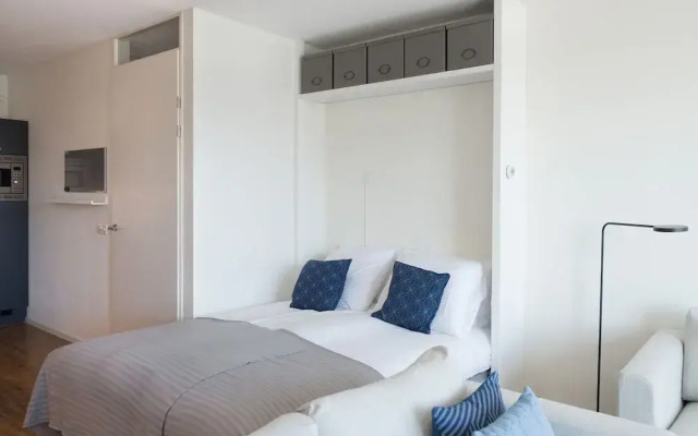 Two Room Apartment Overlooking the Harbor