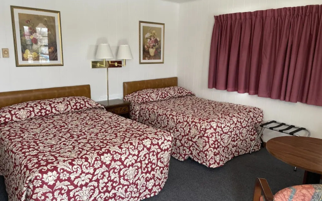 Colonial Motel