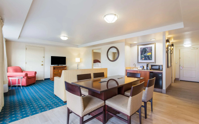 Hilton Garden Inn Suffolk Riverfront