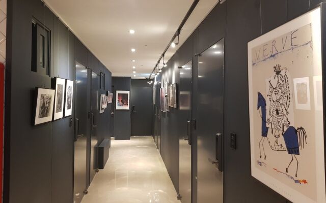 Myeong Artravel Hostel