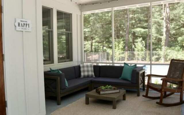 Lake Trail Treehouse