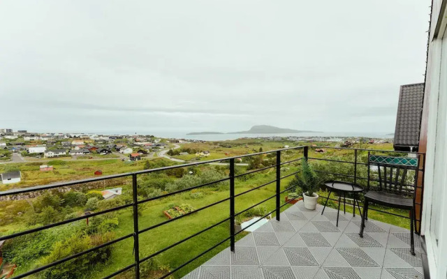 Great 3 BR Loft Apt - Views-Free Parking