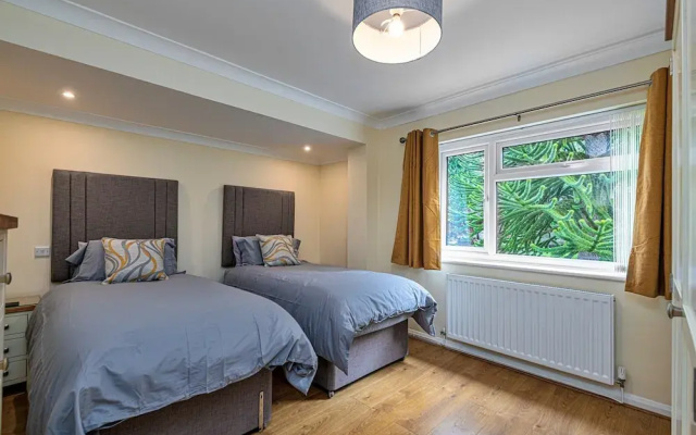 Bungalow in Dyserth With Hot Tub & Waterfall