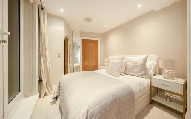 Riverside Retreat in Central London