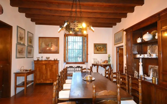 Charming Villa in Tuscany With Swimming Pool